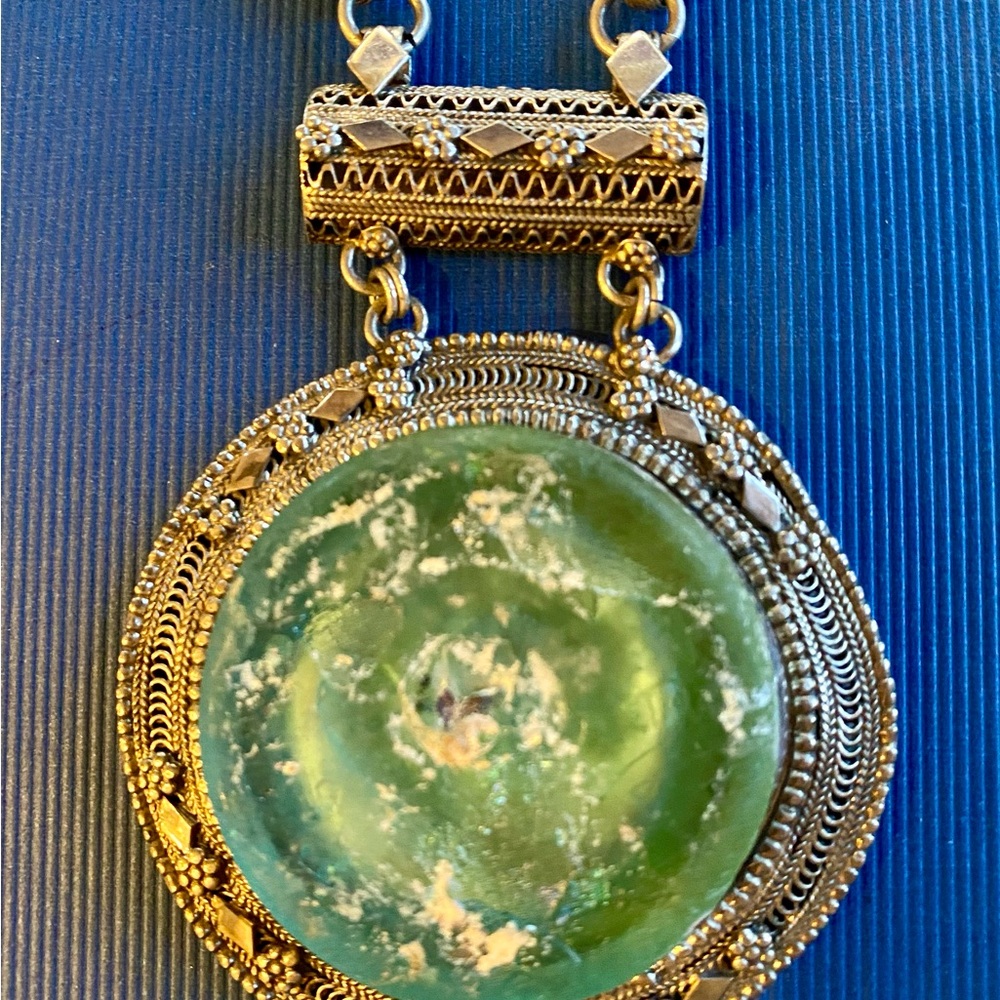 Roman Glass Jewelry Set - Picture 2 of 12
